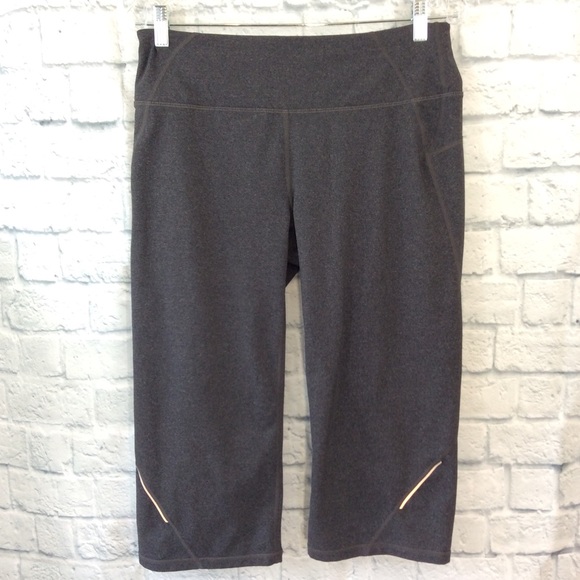 Athleta Pants - Athleta Power Kick Capris - Size Large
